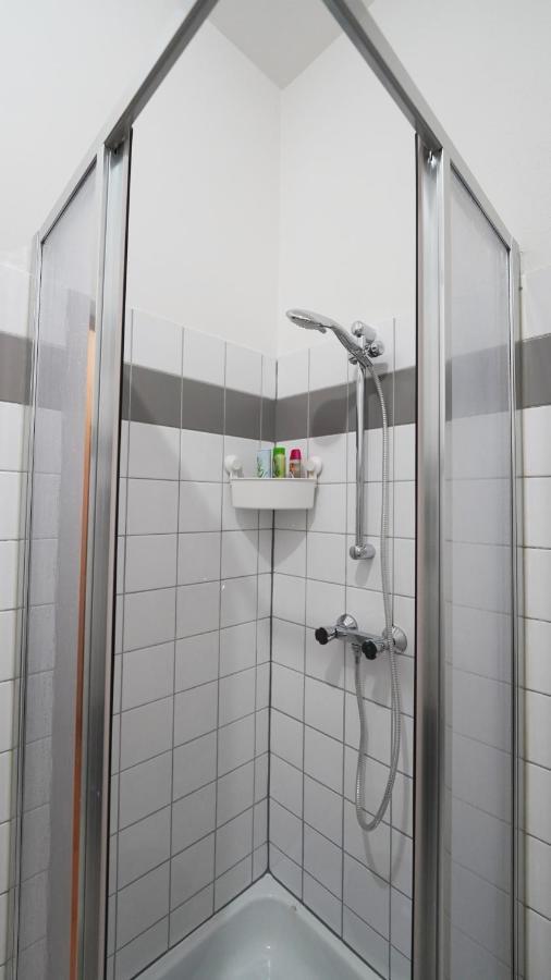 Cozynite Premium Apartment Hernals 1 Vienna Exterior photo